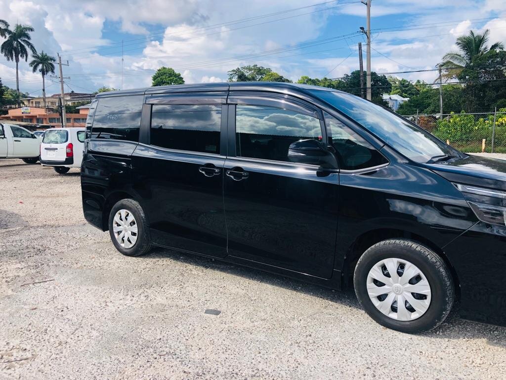 For Sale: 2014 TOYOTA VOXY