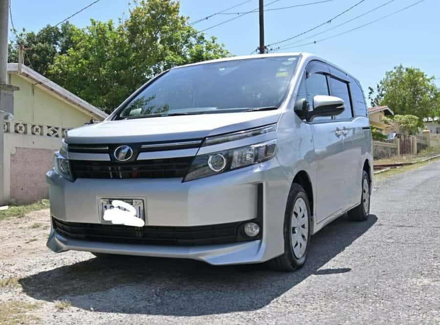 2014 toyota voxy