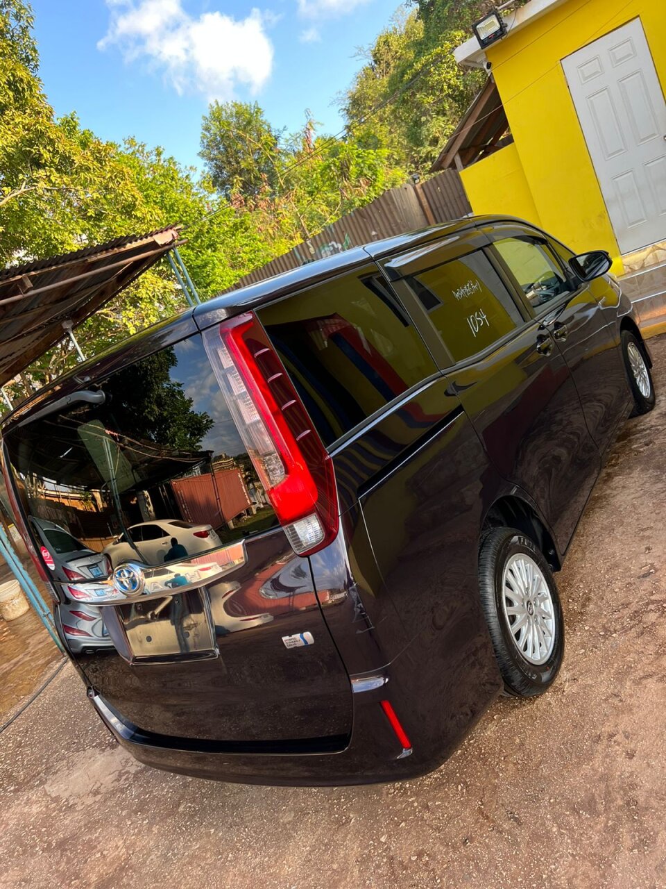 For Sale: 2015 Noah Hybrid