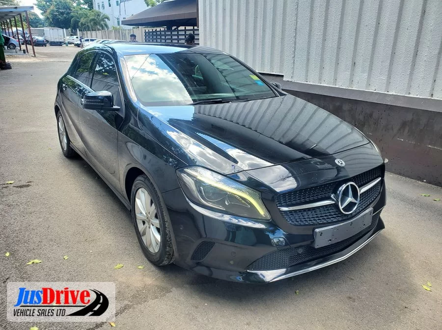 2018 MERCEDES BENZ A180
