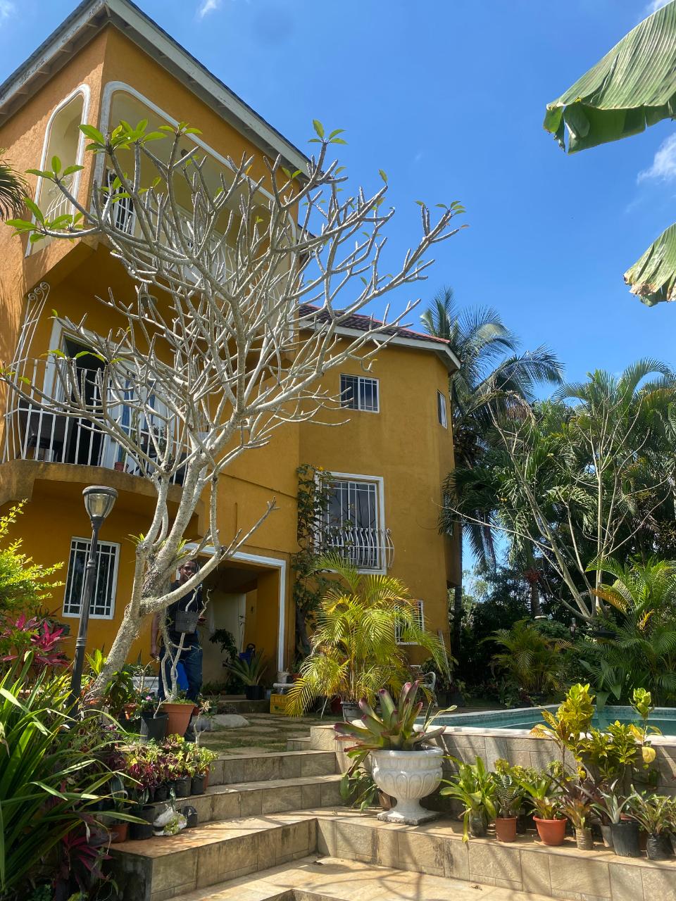 House for Sale   Kingston 9