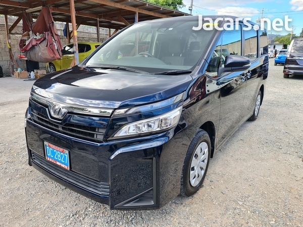 Toyota Voxy 2,0L 2018