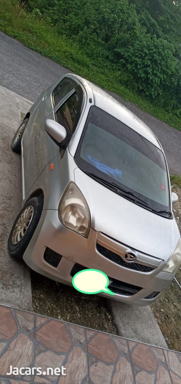 Daihatsu MIRA 0,7L 2011