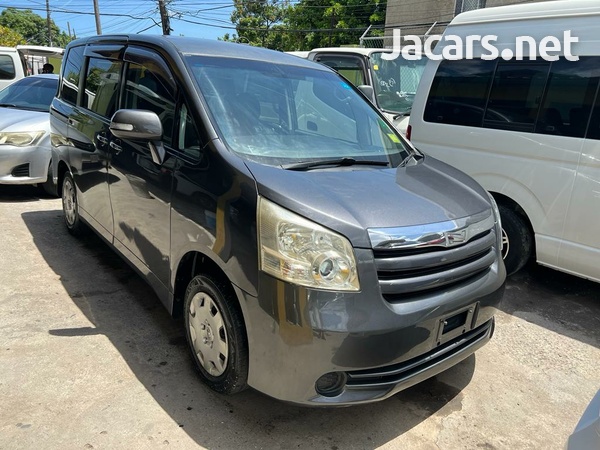 Toyota Noah 2,0L 2010