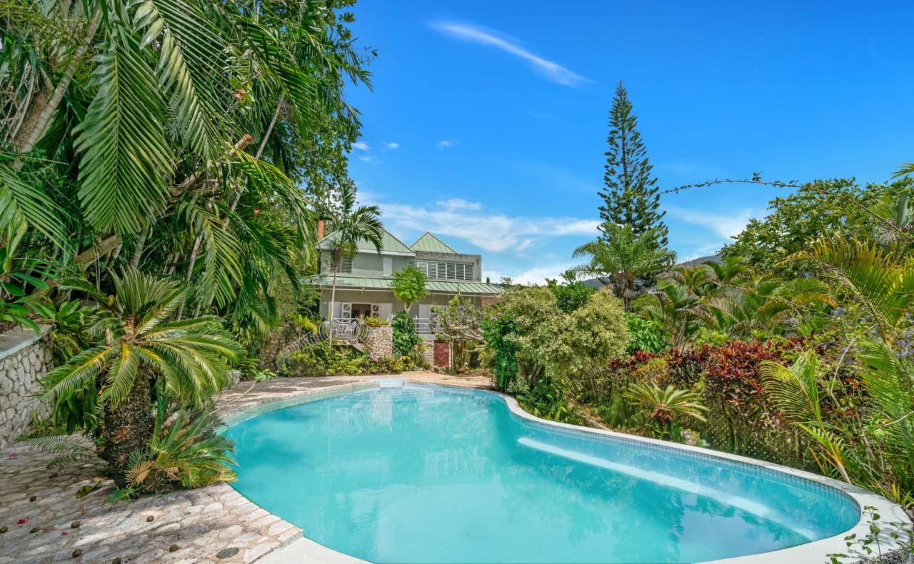 House for Sale   Kingston 9