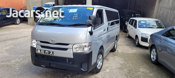Toyota Hiace 2,7L 2015