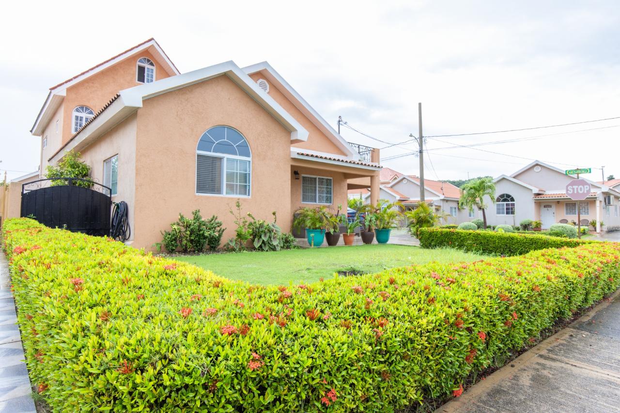 House for Sale   Caymanas Estates