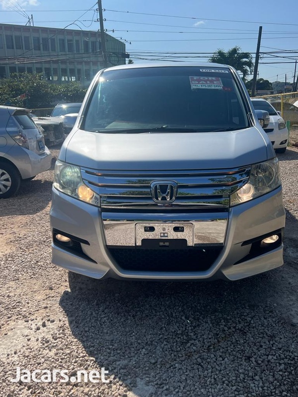 Honda Stepwgn Spada 2,0L 2012