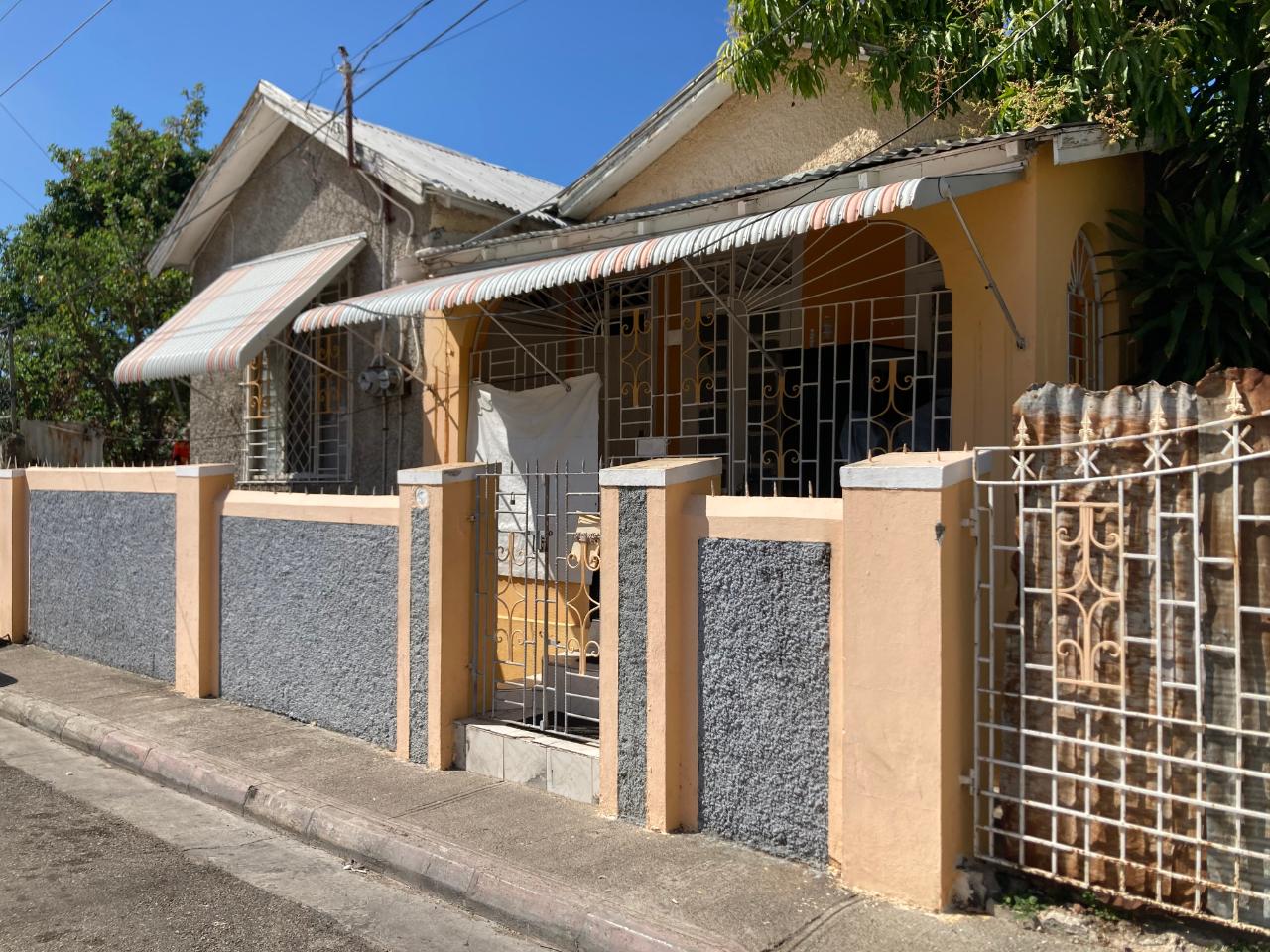 House for Sale   Kingston 14