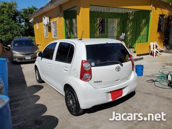 Toyota Passo 1,0L 2012