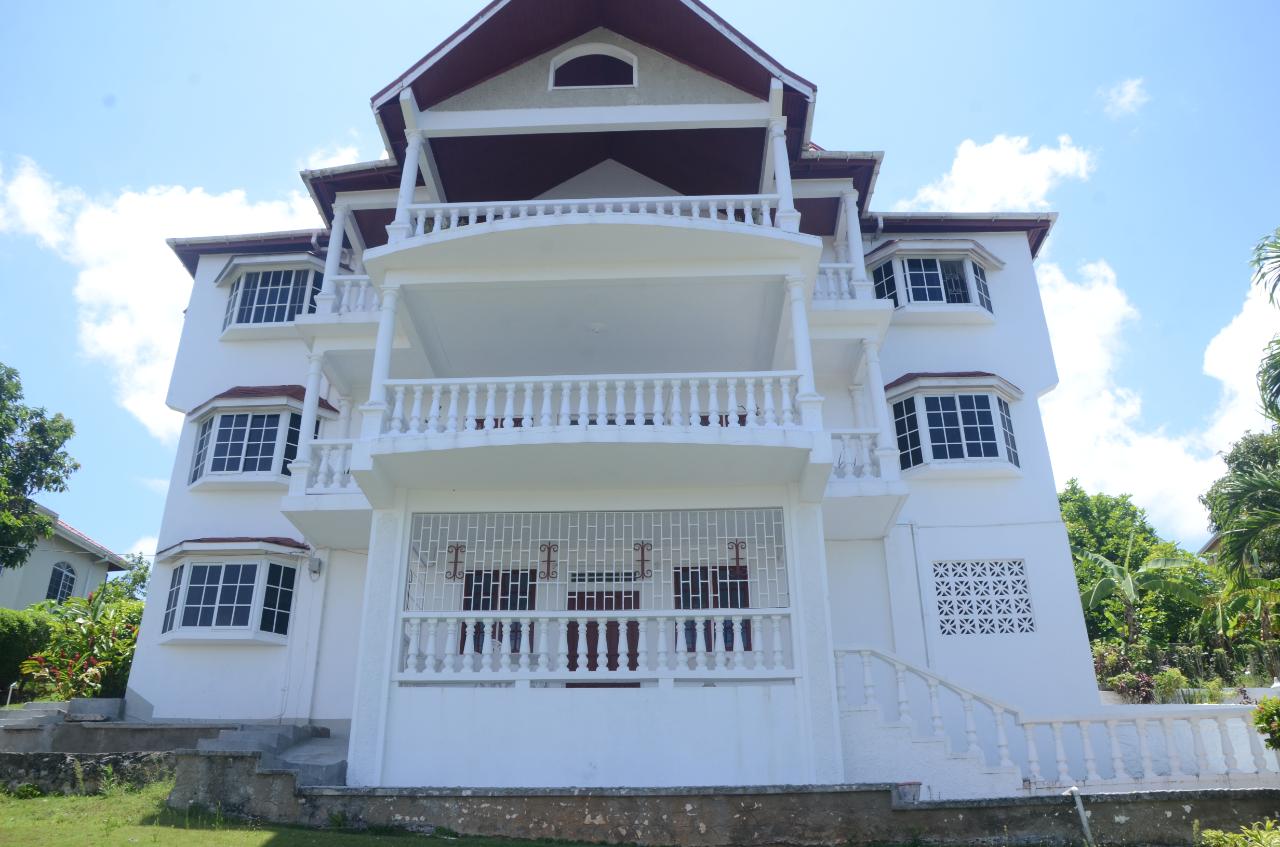 House for Sale   Tower Isle