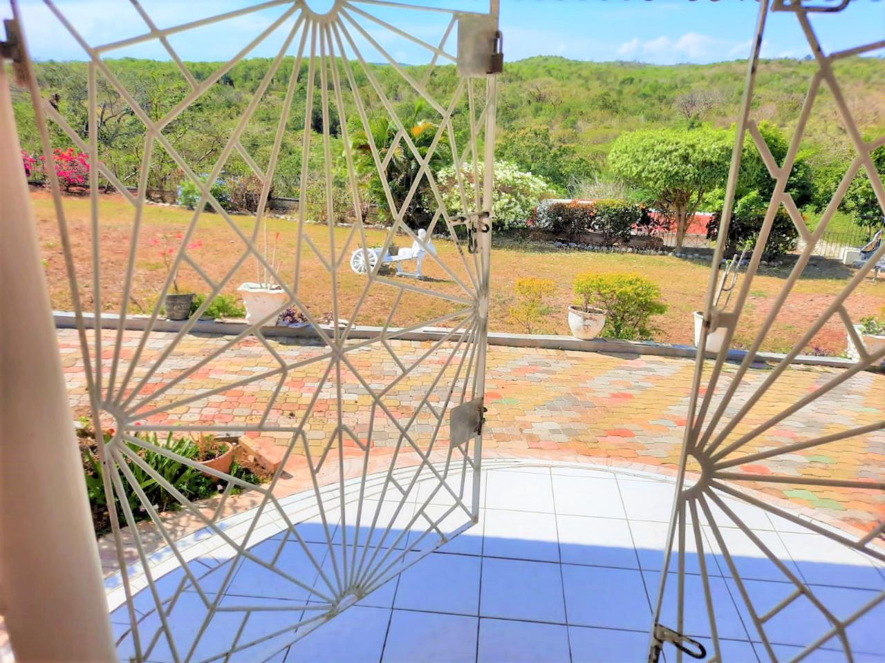 House for Sale   May Pen