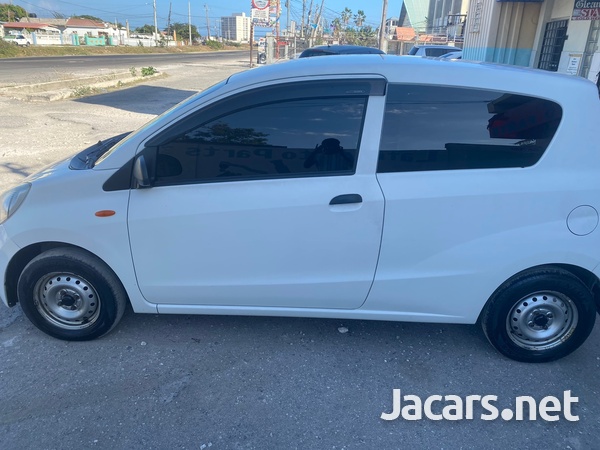 Daihatsu MIRA 0,7L 2015