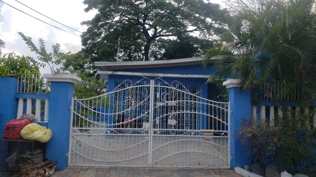 House for Sale   Kingston 10