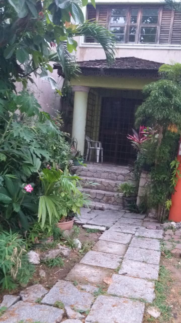 House for Sale   Kingston 8