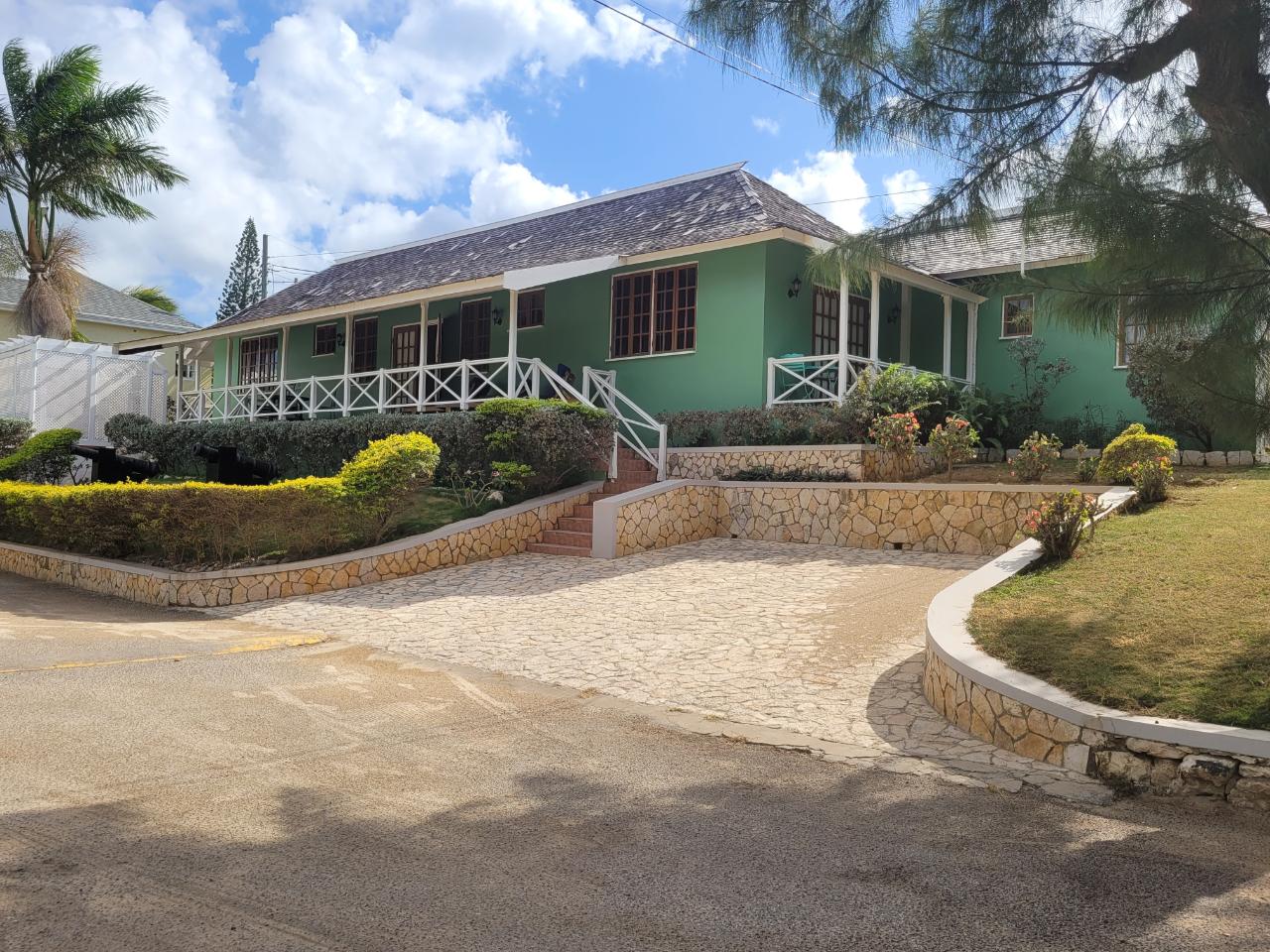 Resort Apartment/Villa for Rent   Duncans