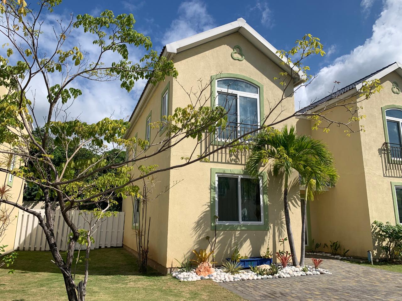 Townhouse for Rent   Kingston 6