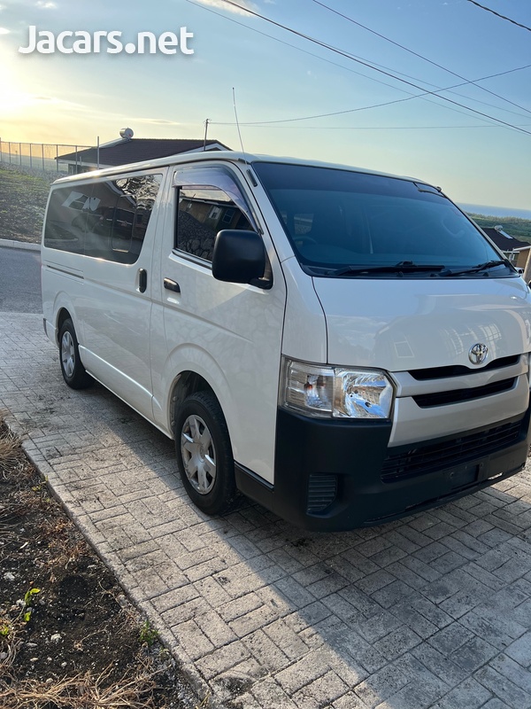 Toyota Hiace 2,0L 2015