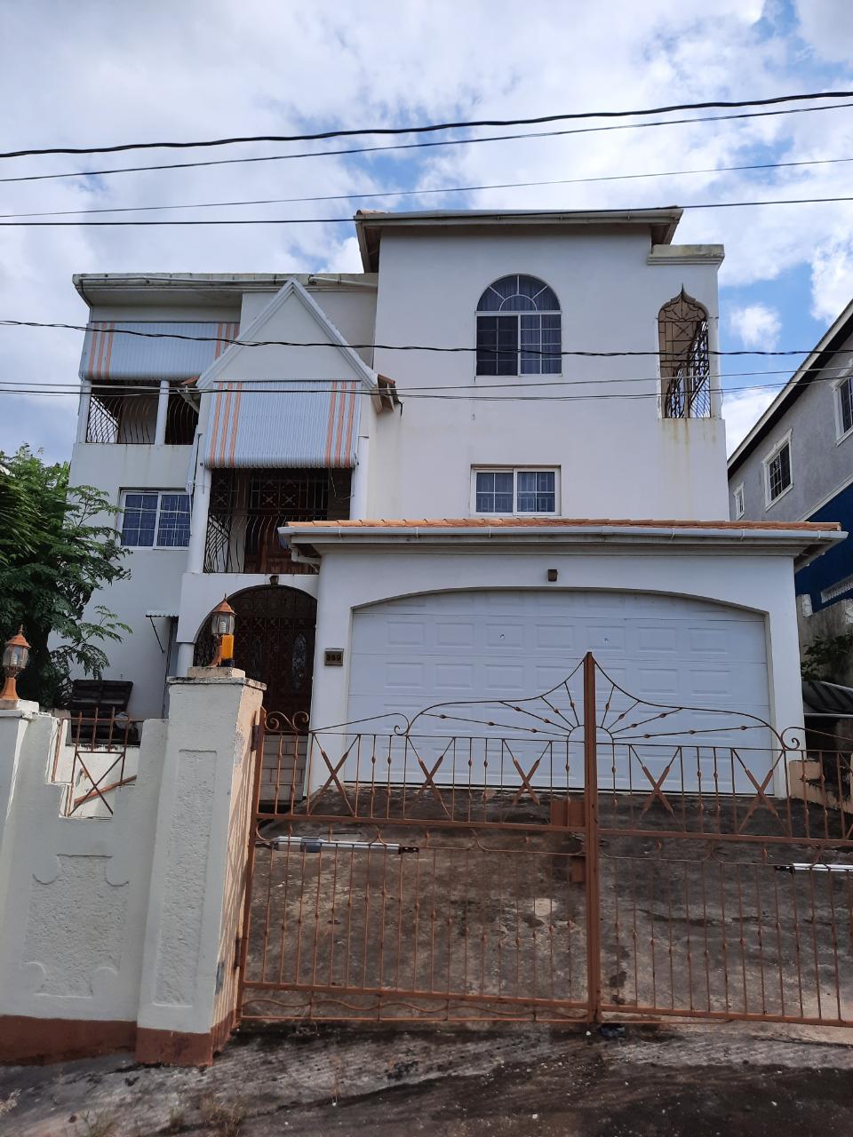 House for Sale   Runaway Bay