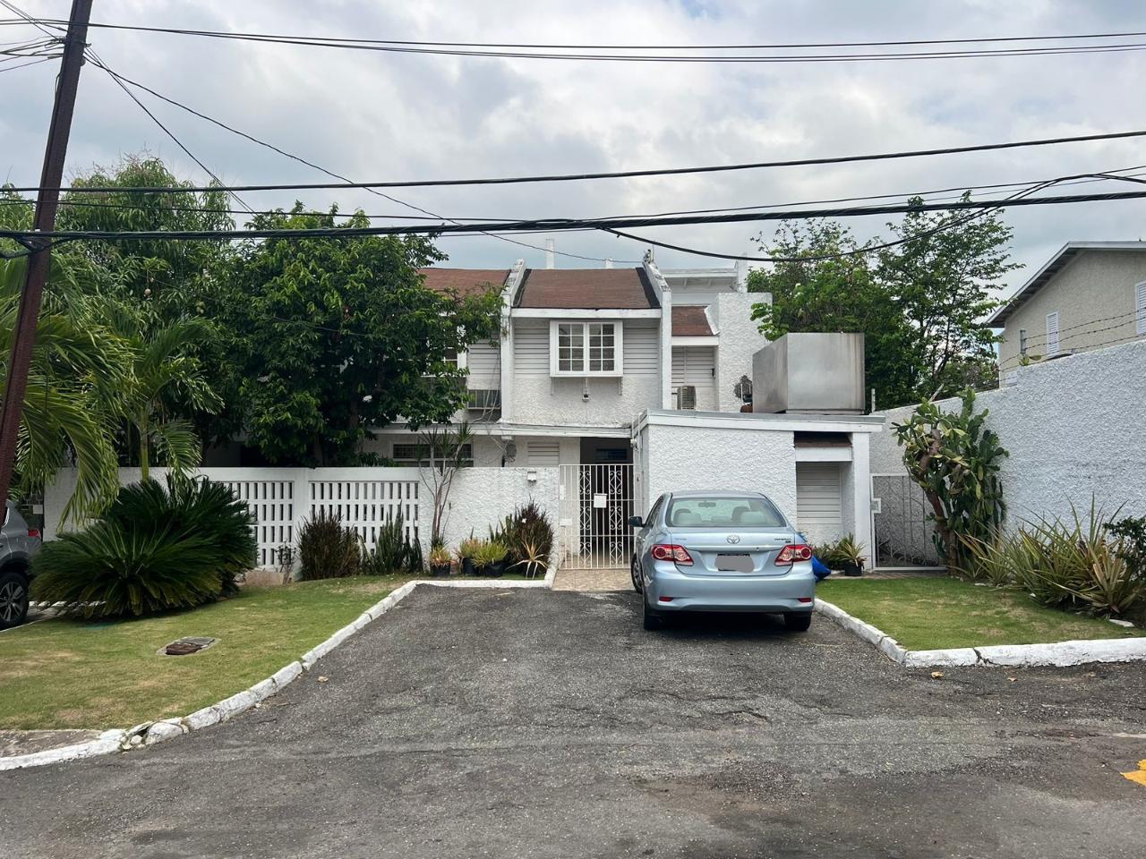 Townhouse for Sale   Kingston 8