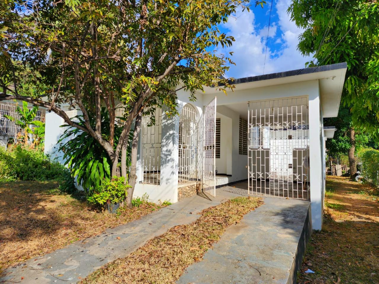 House for Sale   Kingston 6