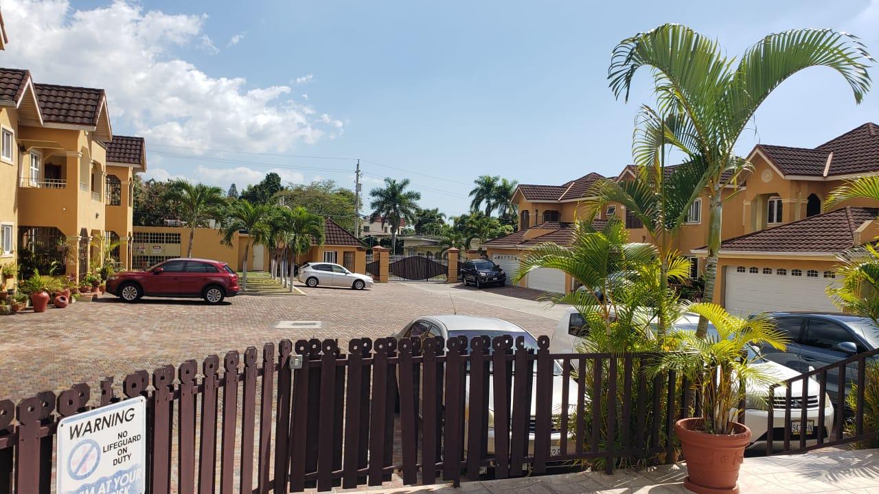 Townhouse for Rent   Kingston 8