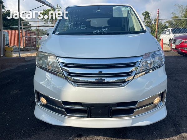 Nissan Serena 2,0L 2011