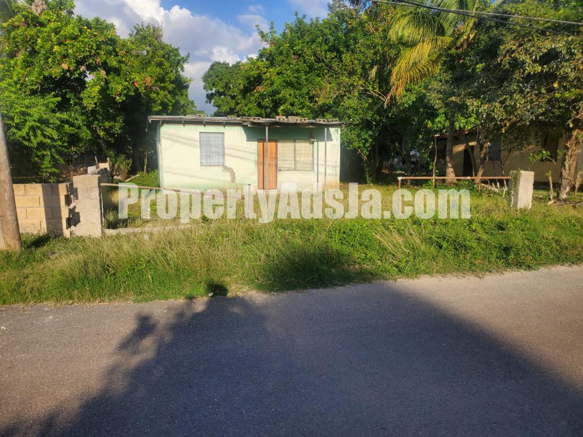 2 bed House For Sale in Sydenham, St. Catherine, Jamaica