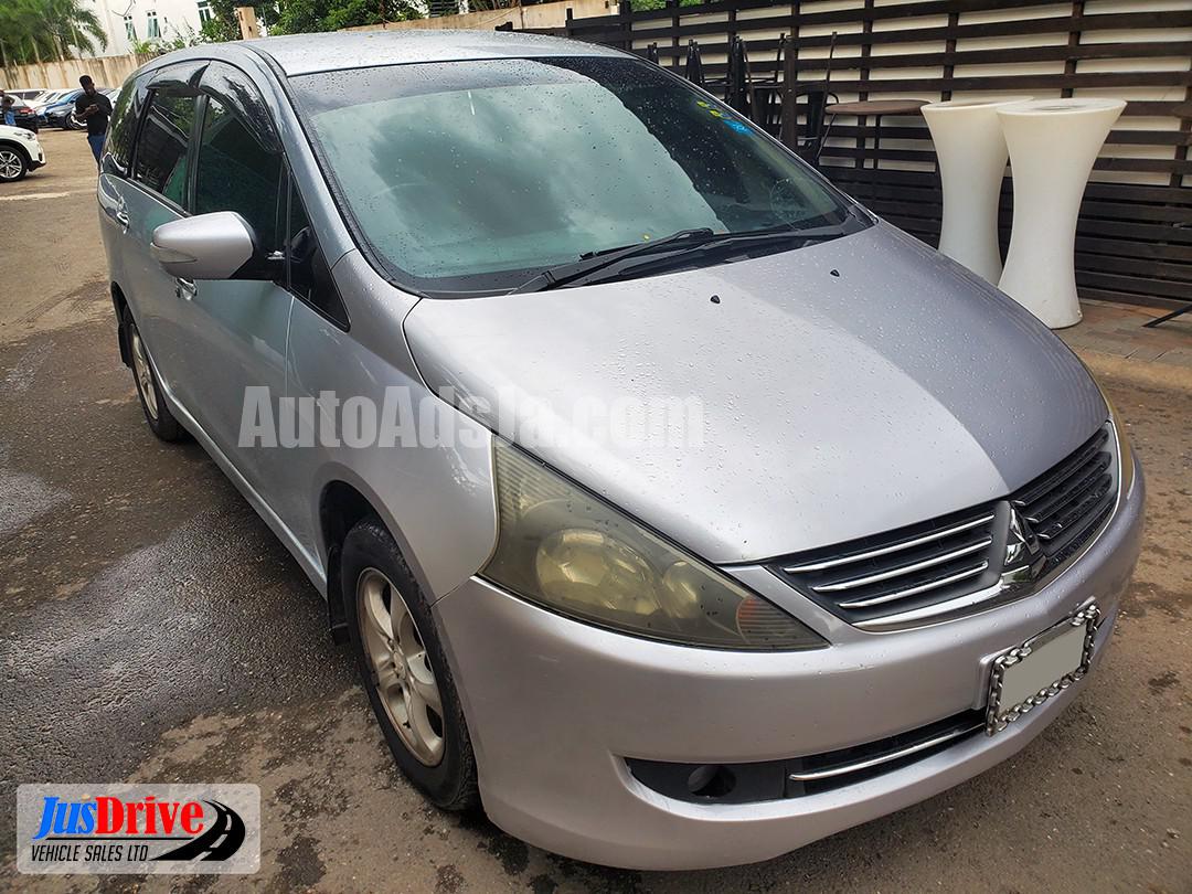 2006 Mitsubishi GRANDIS