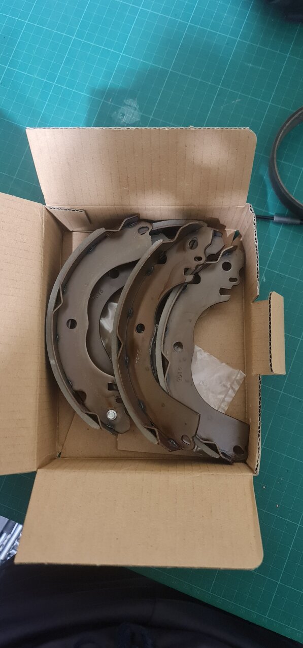 For Sale: 2wd Nissan Tiida Genuine Brake Shoe
