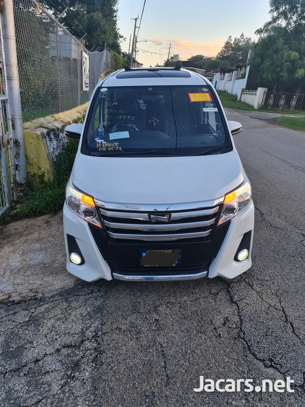 Toyota Noah 1,8L 2014