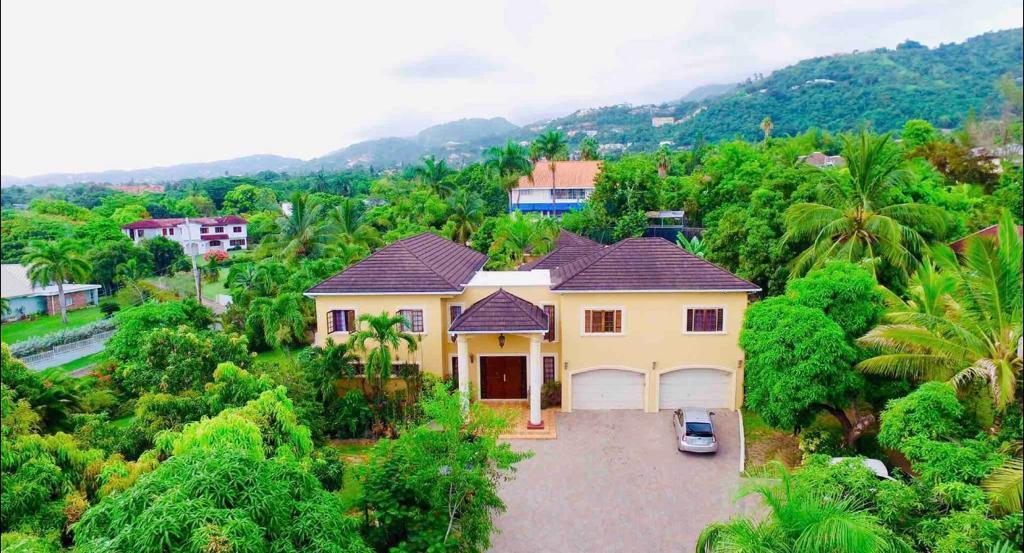 House for Rent   Kingston 6