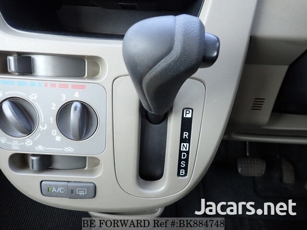 Daihatsu MIRA 0,7L 2013