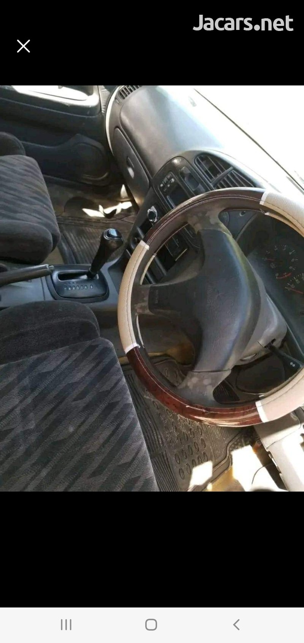 Mitsubishi Lancer 1,3L 2000