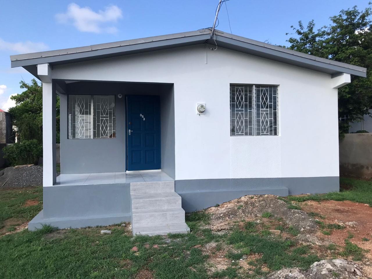 House for Sale   HELLSHIRE   HILLS