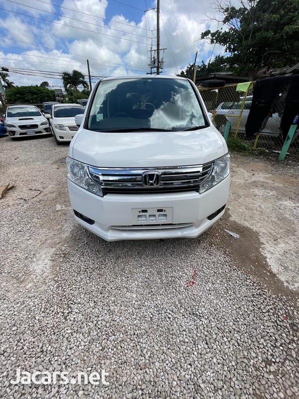 Honda Stepwgn 2,0L 2011