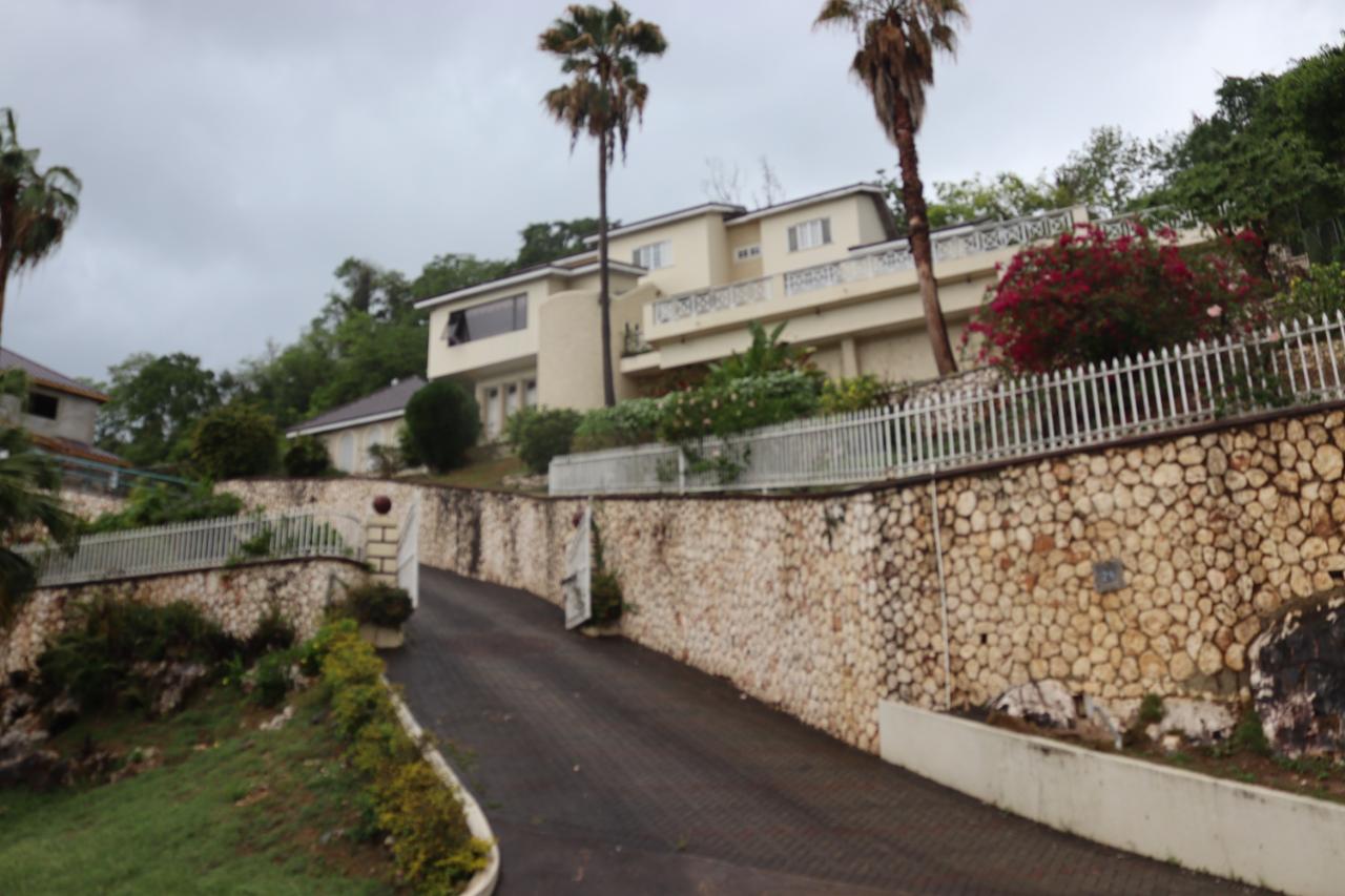 House for Sale   Kingston 19