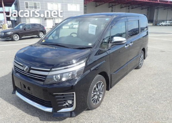 Toyota Voxy 2,0L 2016