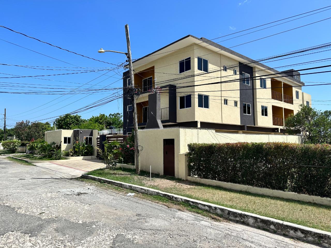Apartment for Sale   Kingston 19