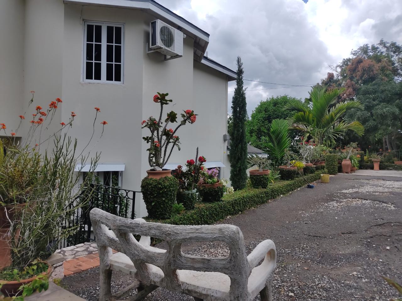 House for Sale   Kingston 9