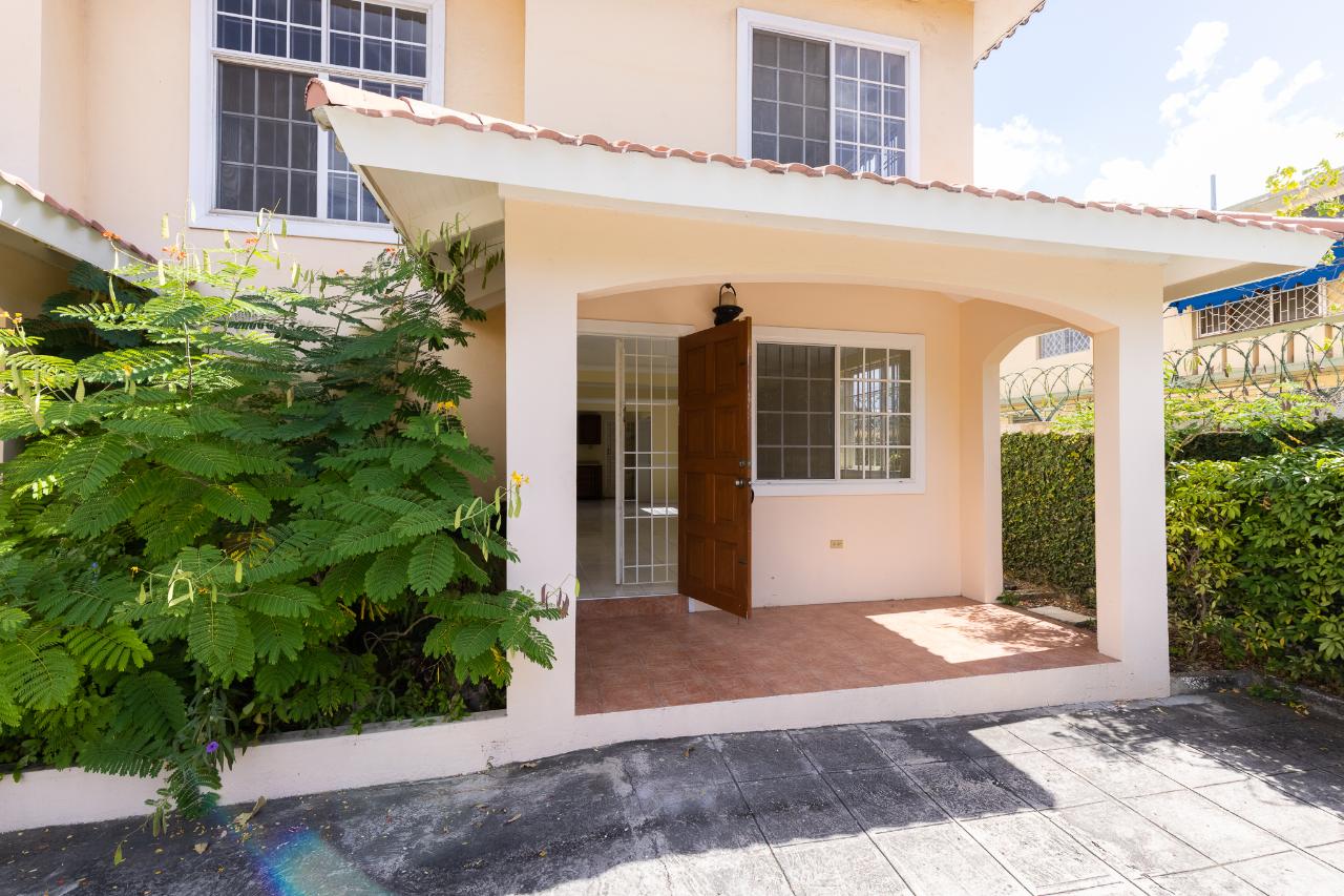 Townhouse for Rent   Kingston 10