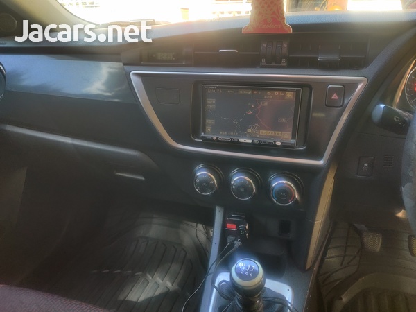 Toyota AURIS 2,0L 2013
