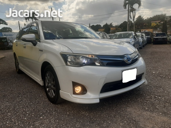 Toyota Fielder 1,5L 2013