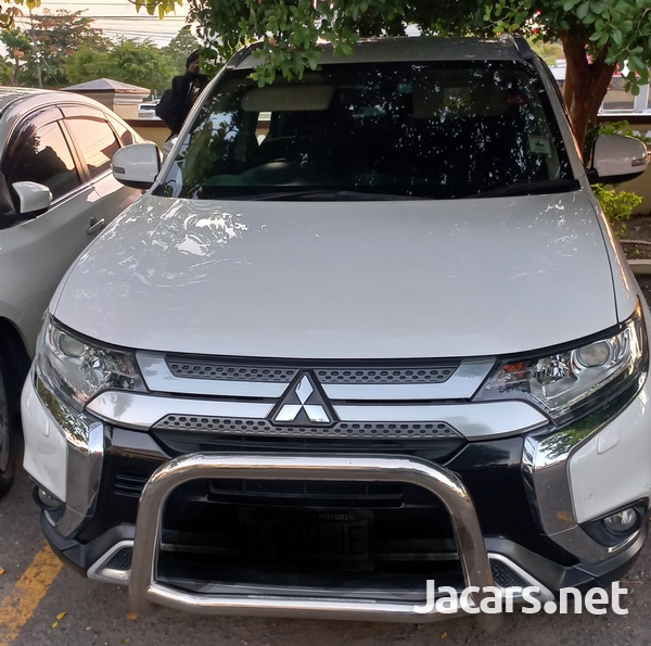 Mitsubishi Outlander or Airtrek 2,4L 2019
