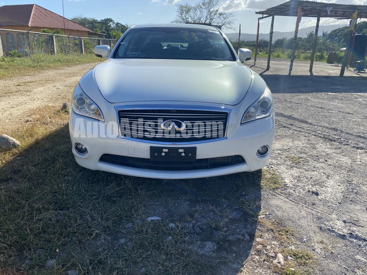 2013 Nissan Fuga
