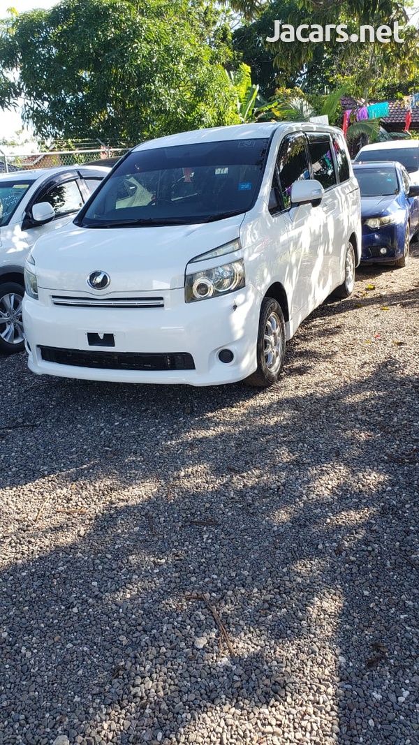 Toyota Voxy 2,0L 2010