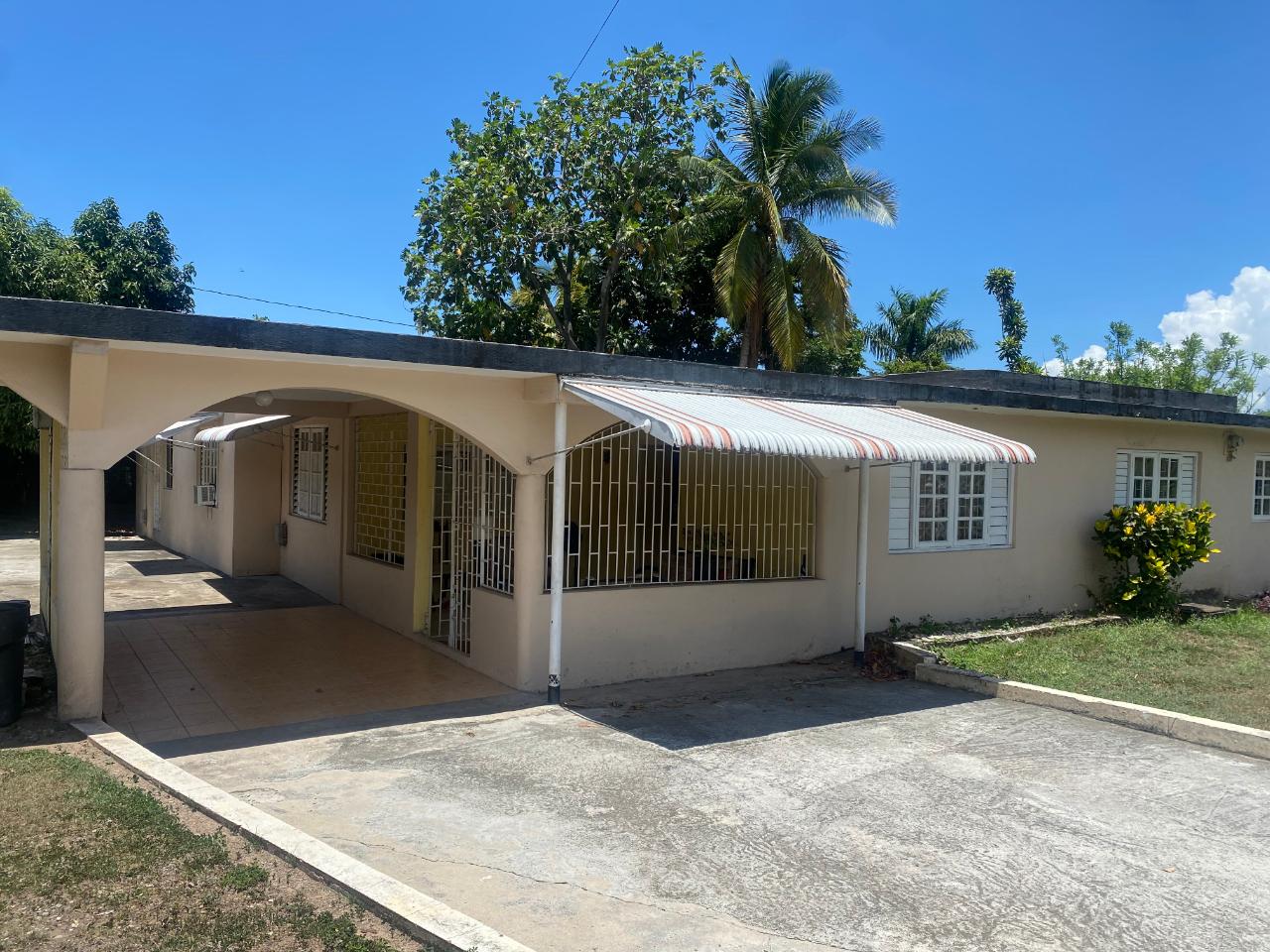 House for Sale   Kingston 6