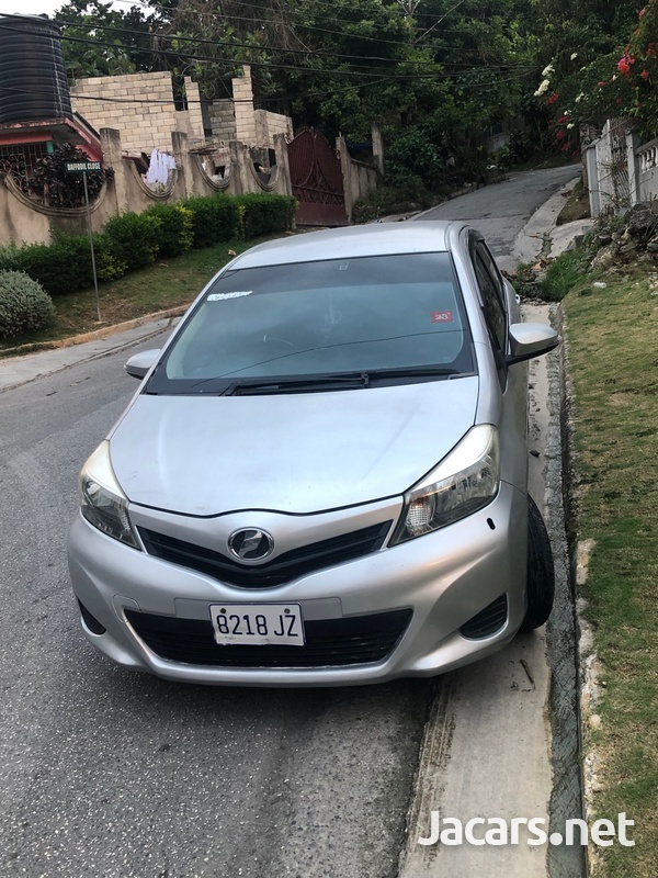 Toyota Vitz 1,0L 2011
