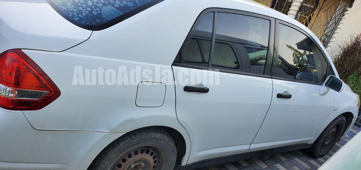 2009 Toyota Tida