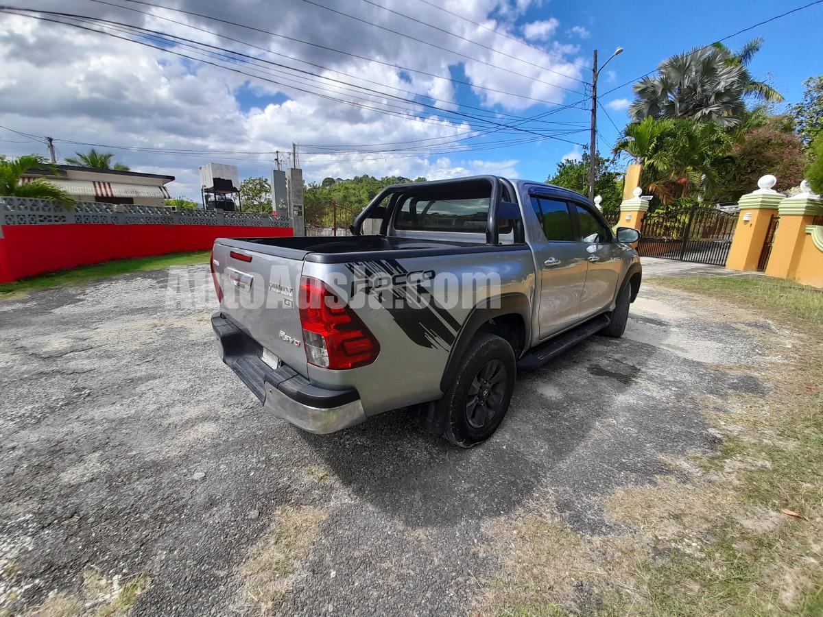 2018 Toyota Racco Hilux